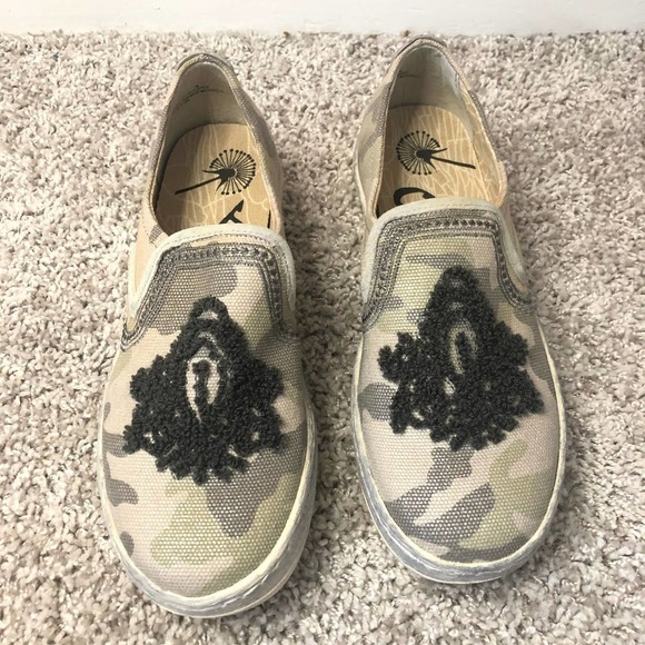 OTBT Camouflage Slip on Sneaker Embroidered​​​​ - Picture 1 of 8